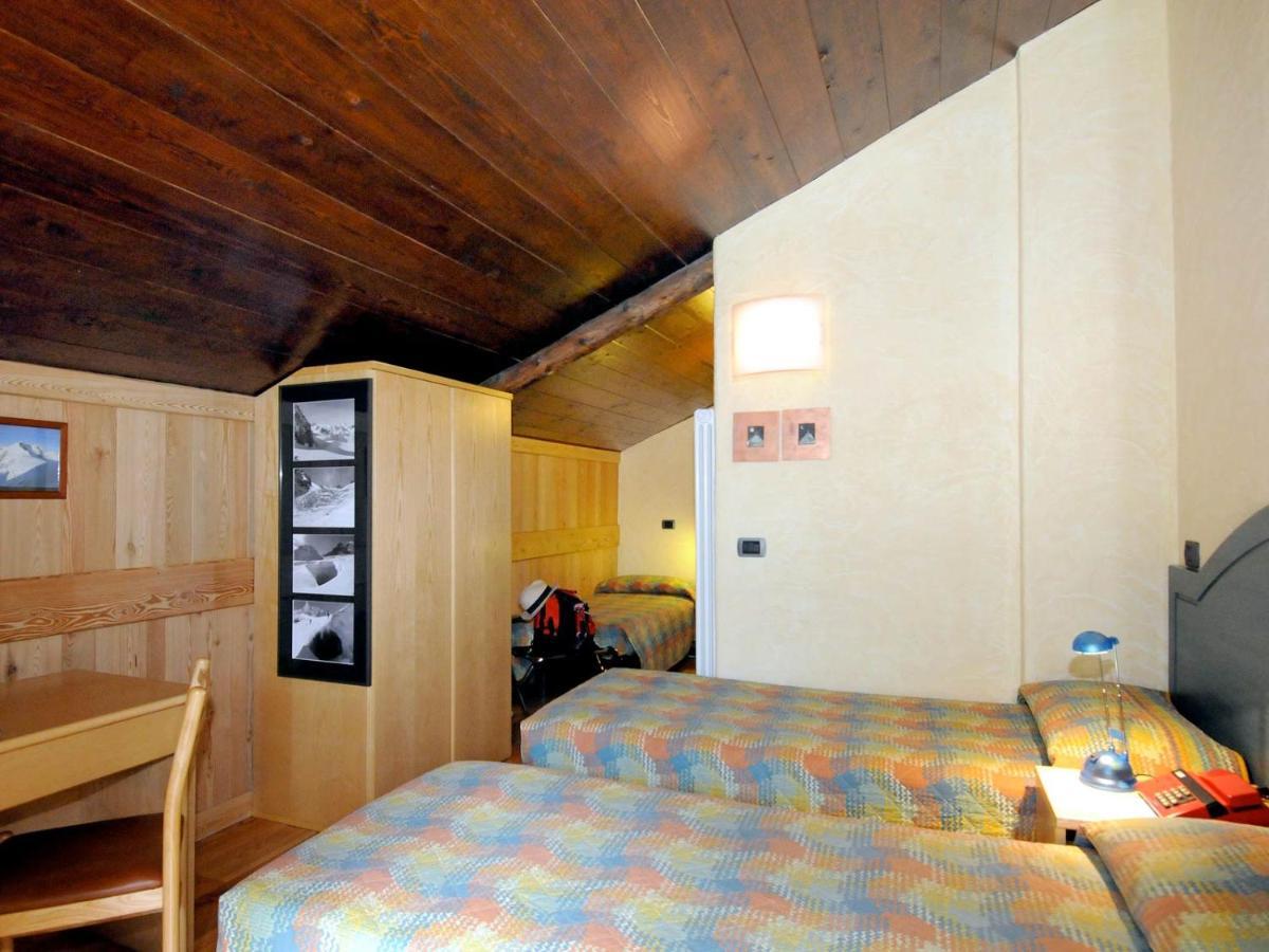 Hotel Aigle Курмайор Екстериор снимка