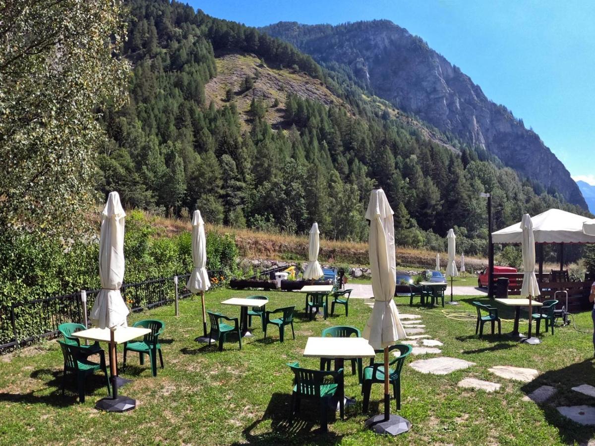 Hotel Aigle Курмайор Екстериор снимка