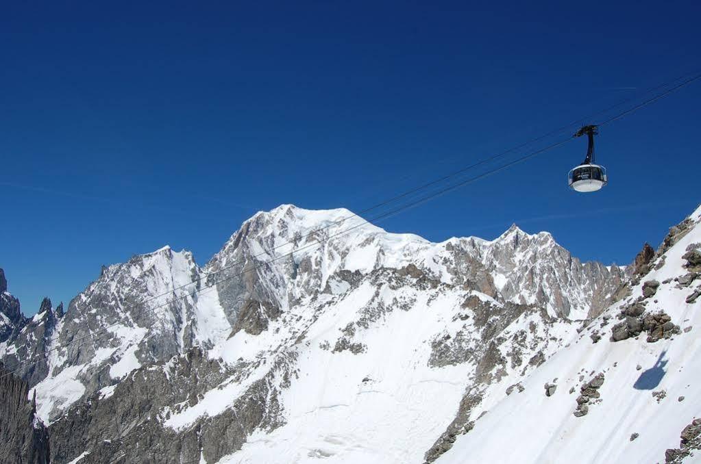 Hotel Aigle Курмайор Екстериор снимка