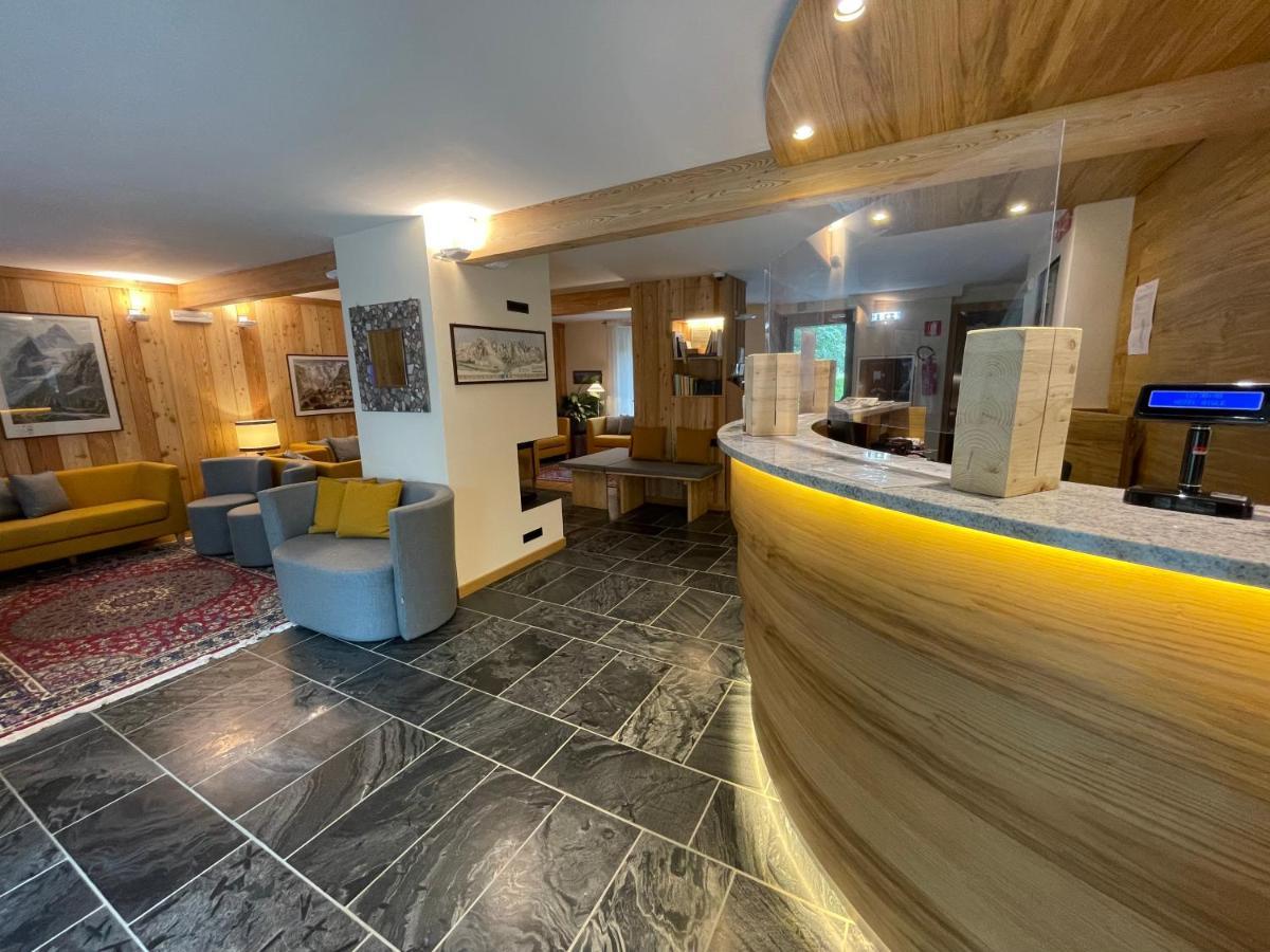 Hotel Aigle Курмайор Екстериор снимка