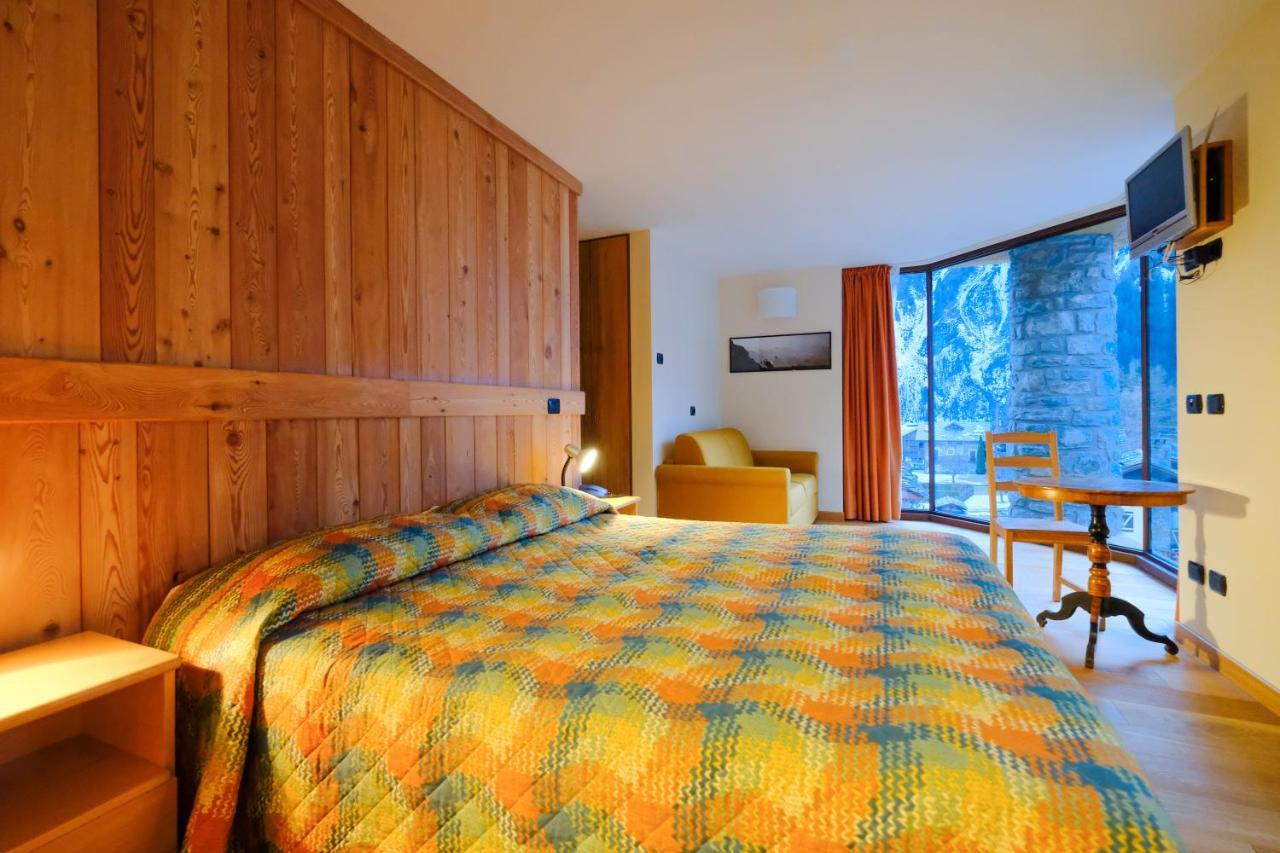 Hotel Aigle Курмайор Екстериор снимка