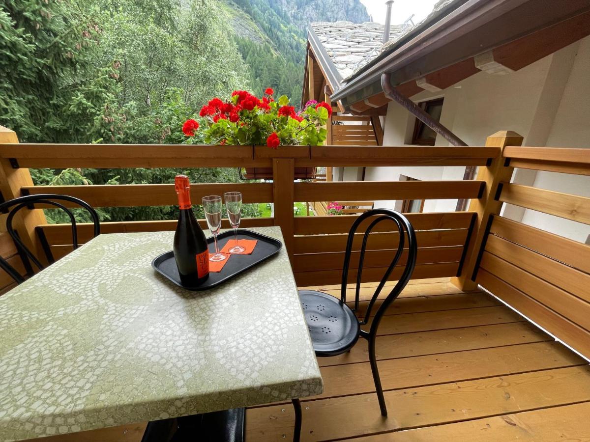 Hotel Aigle Курмайор Екстериор снимка