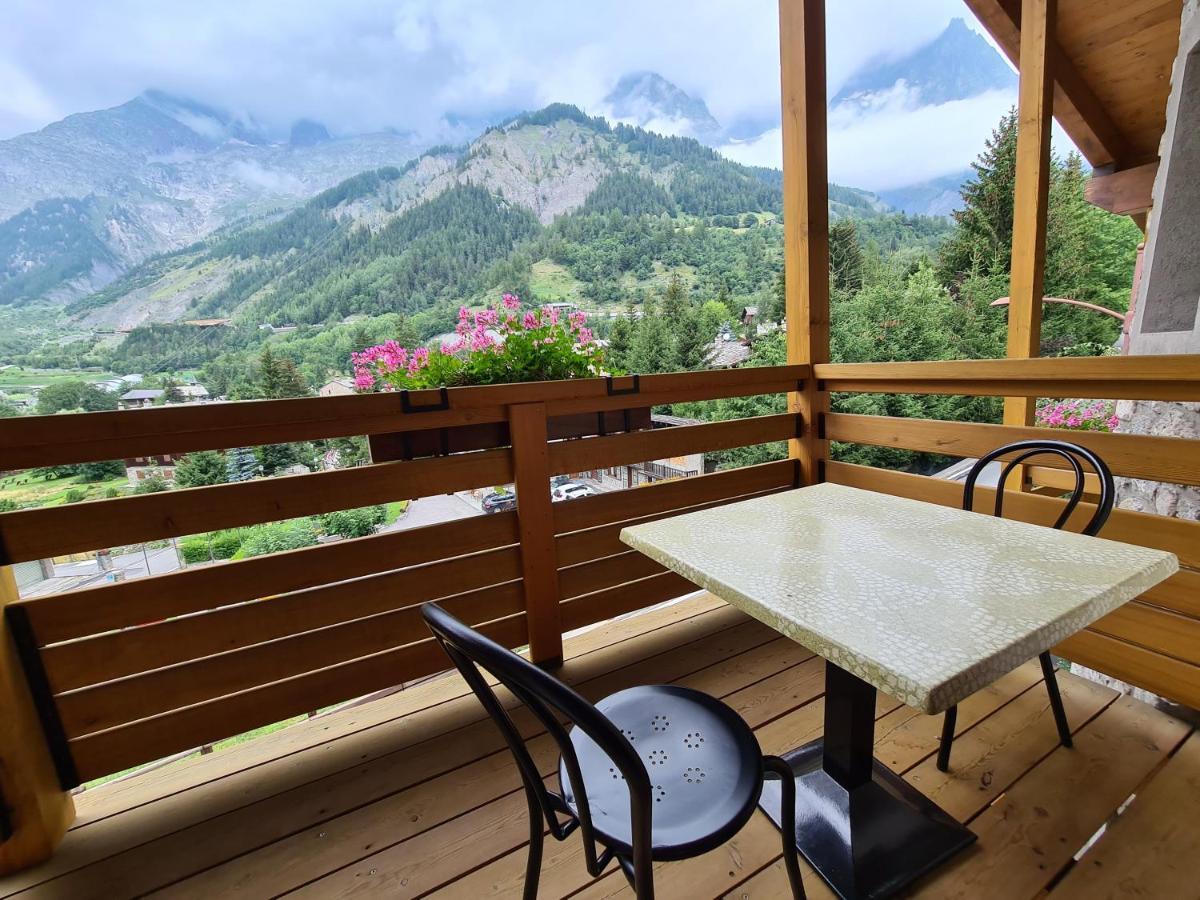 Hotel Aigle Курмайор Екстериор снимка